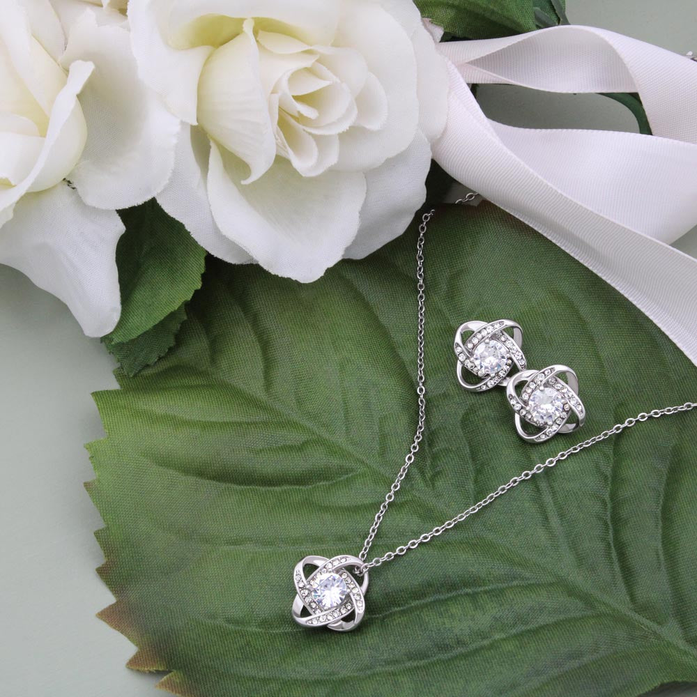 Love Knot Necklace for Best Friend - Special Friend Gift with meaningful message card from Jewelry Gifted